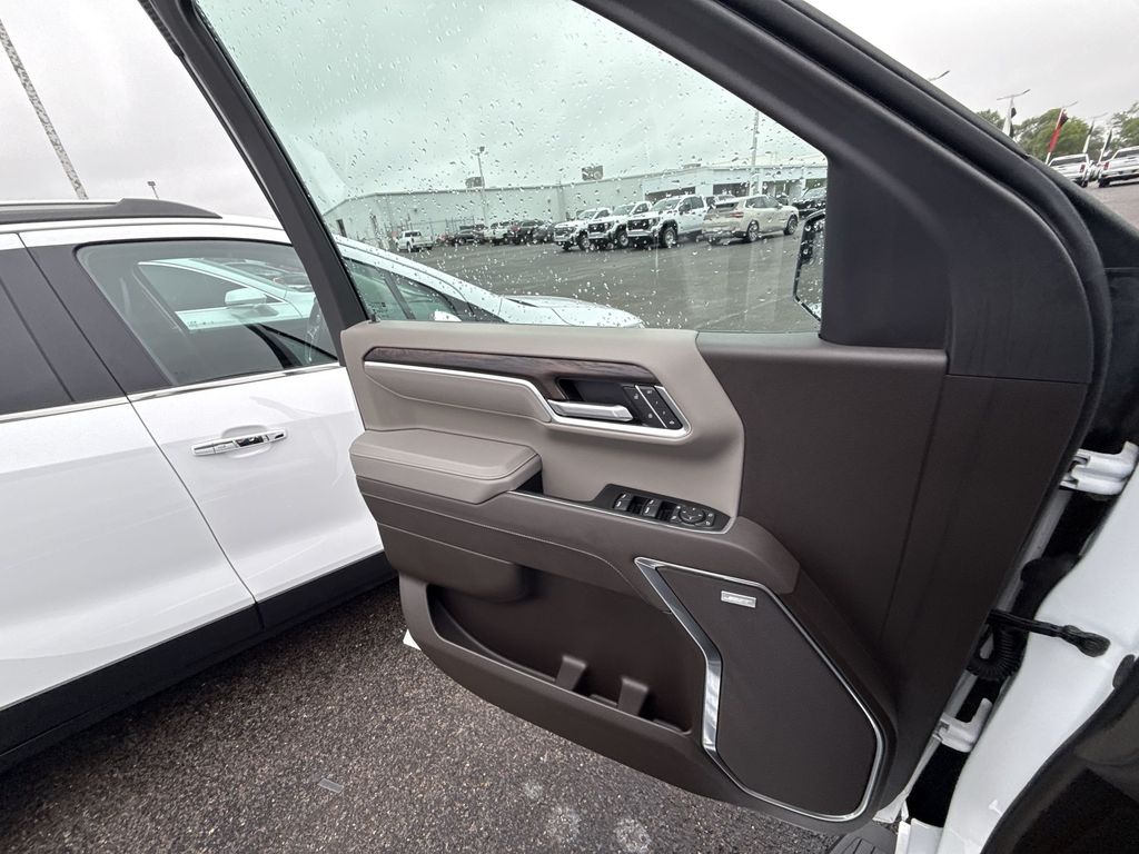 2025 GMC Sierra 1500 SLT - Photo 29