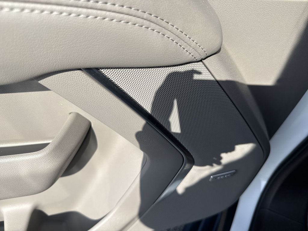 2025 GMC Yukon XL Elevation - Photo 31