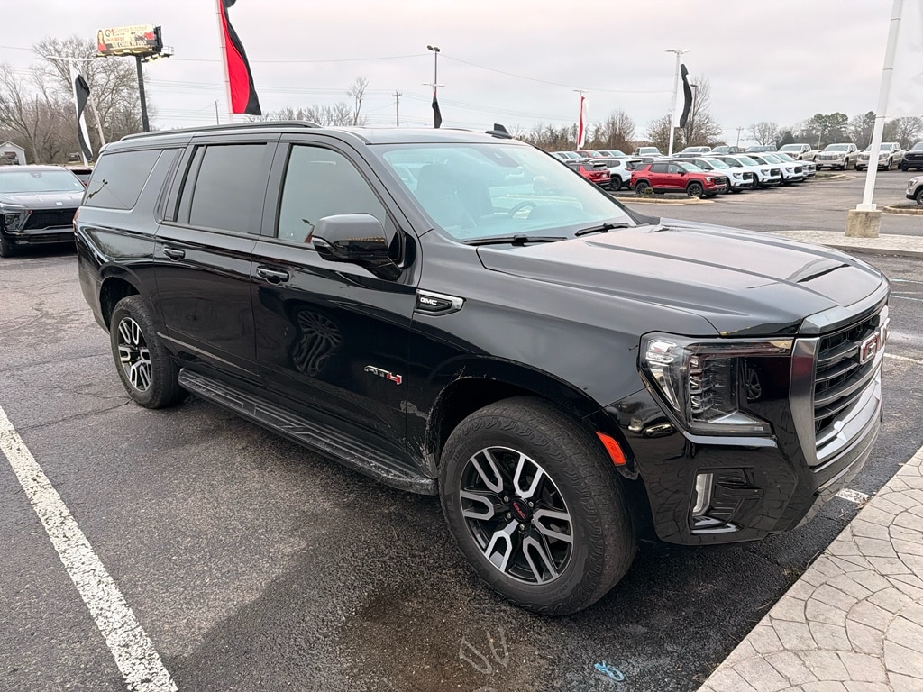 2023 GMC Yukon XL AT4's photo