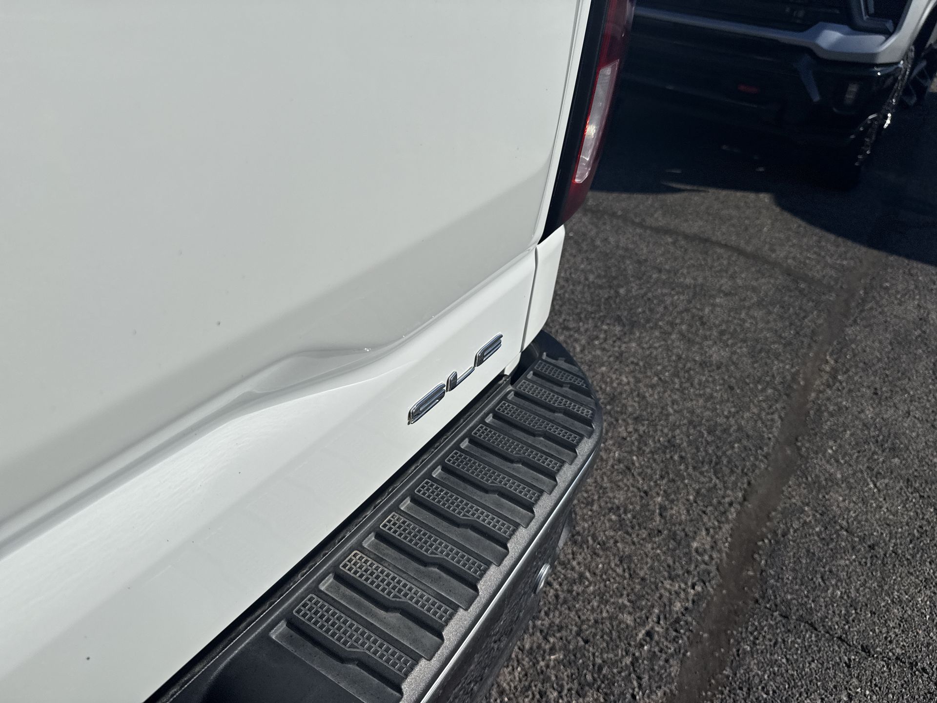 2024 GMC Sierra 1500 SLE - Photo 39