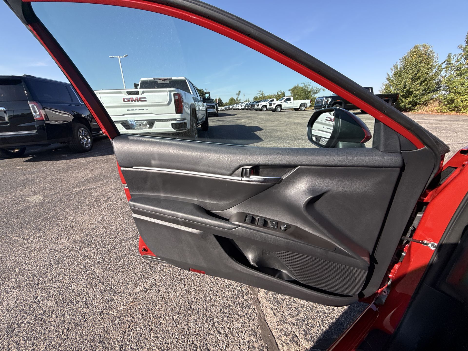 2023 Toyota Camry SE - Photo 28