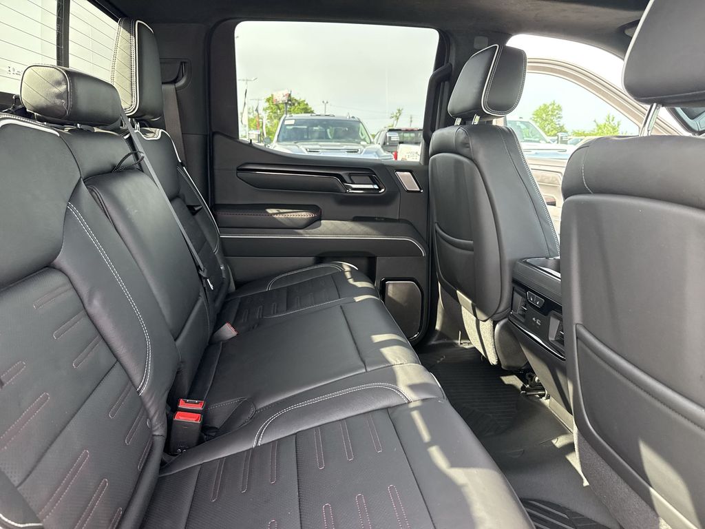 2026 GMC Sierra 1500 AT4X - Photo 34