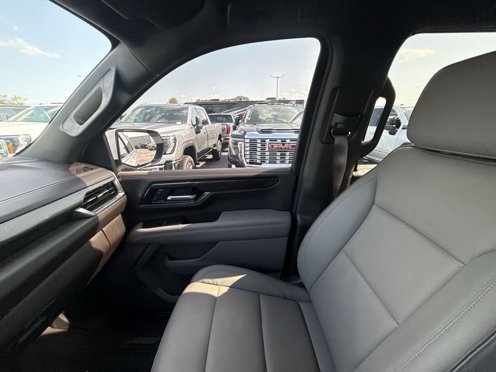 2025 GMC Yukon XL Elevation - Photo 15