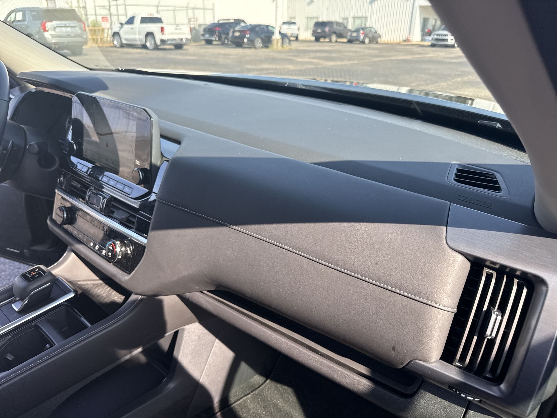 2025 Nissan Pathfinder SL - Photo 36