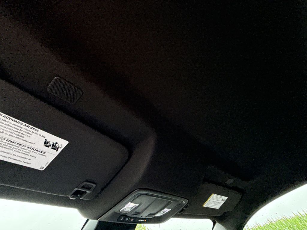 2025 GMC Sierra 1500 SLT - Photo 25