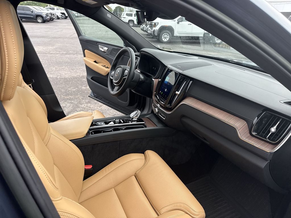 2023 Volvo XC60 Ultimate - Photo 35