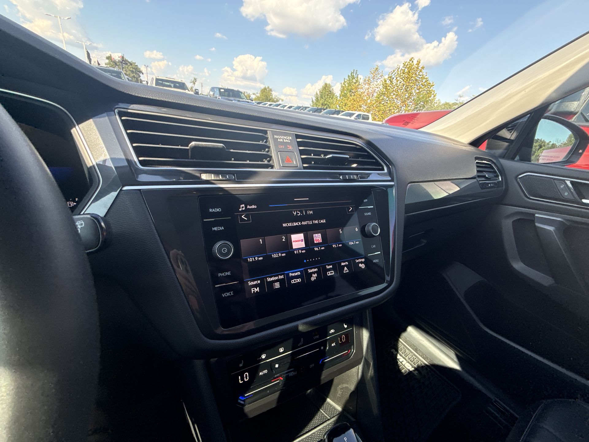 2024 Volkswagen Tiguan SE - Photo 19