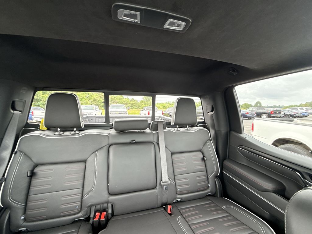 2025 GMC Sierra 1500 AT4X - Photo 12