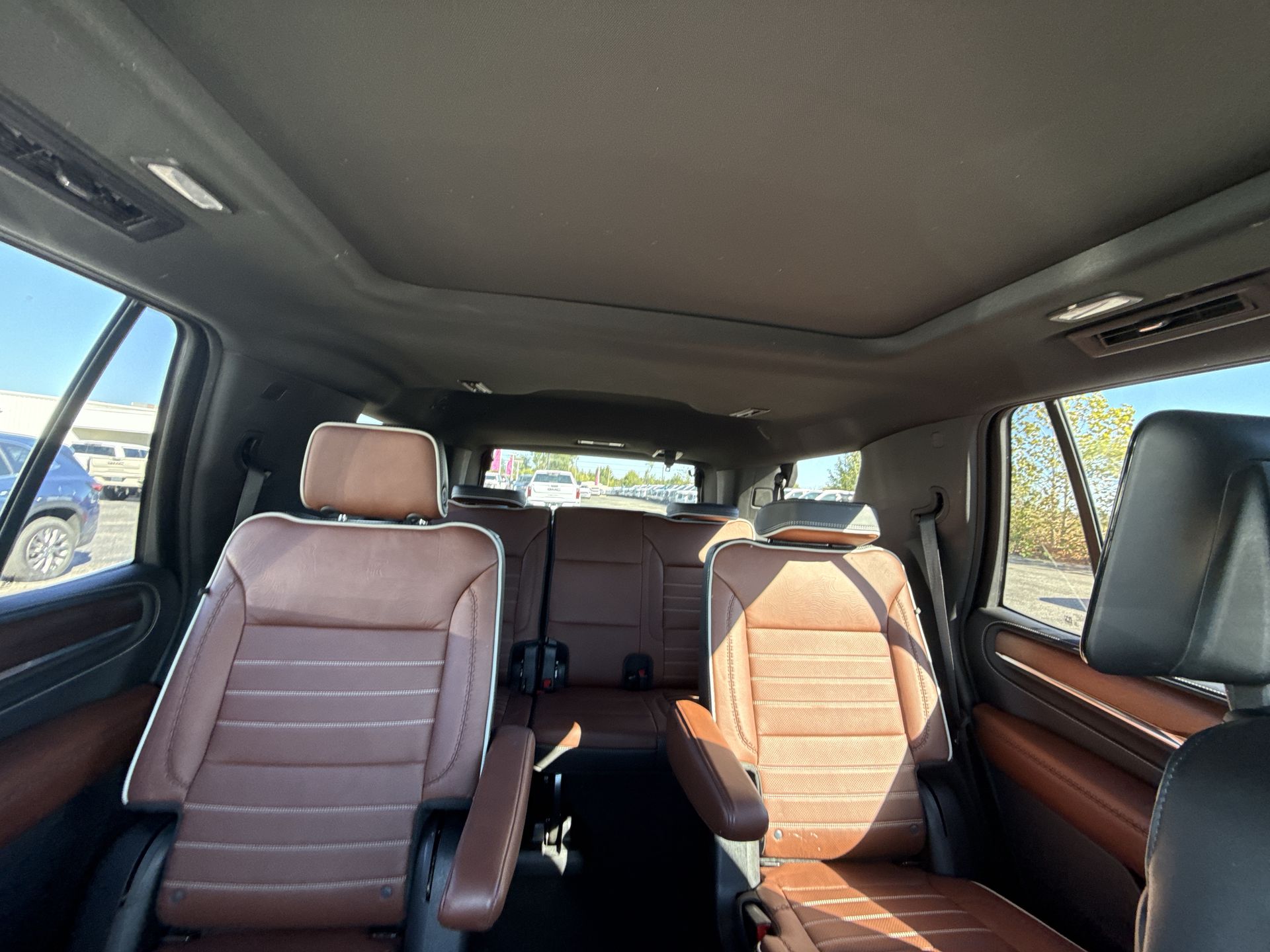 2024 GMC Yukon Denali Ultimate - Photo 28