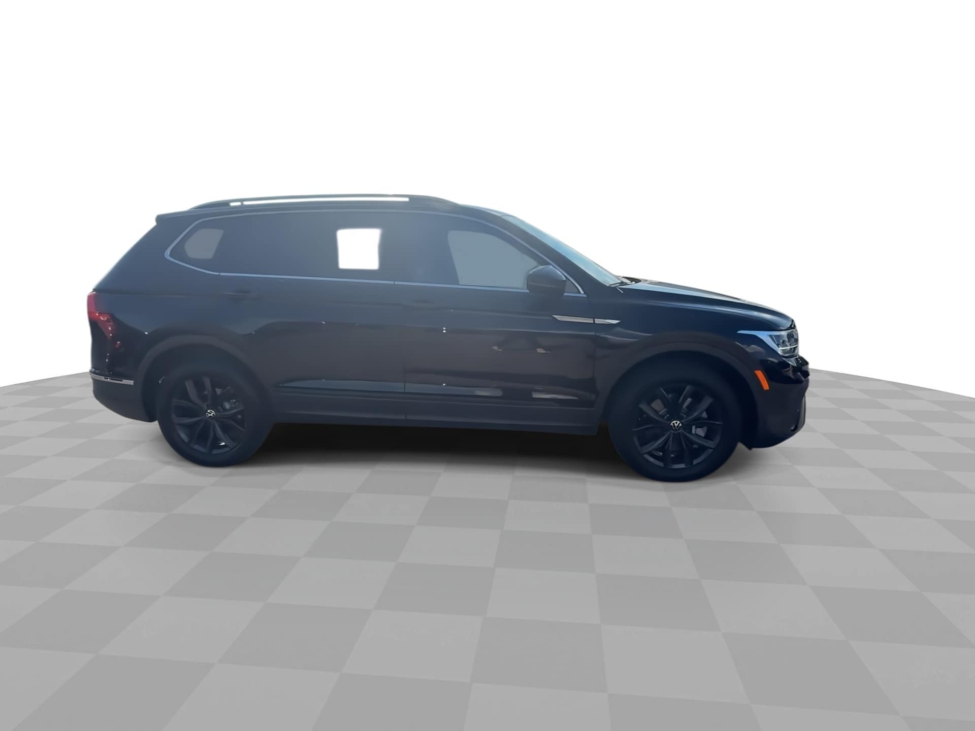 2024 Volkswagen Tiguan SE - Photo 2