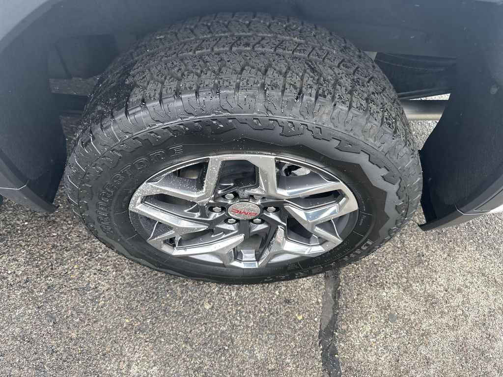 2025 GMC Sierra 1500 SLT - Photo 40