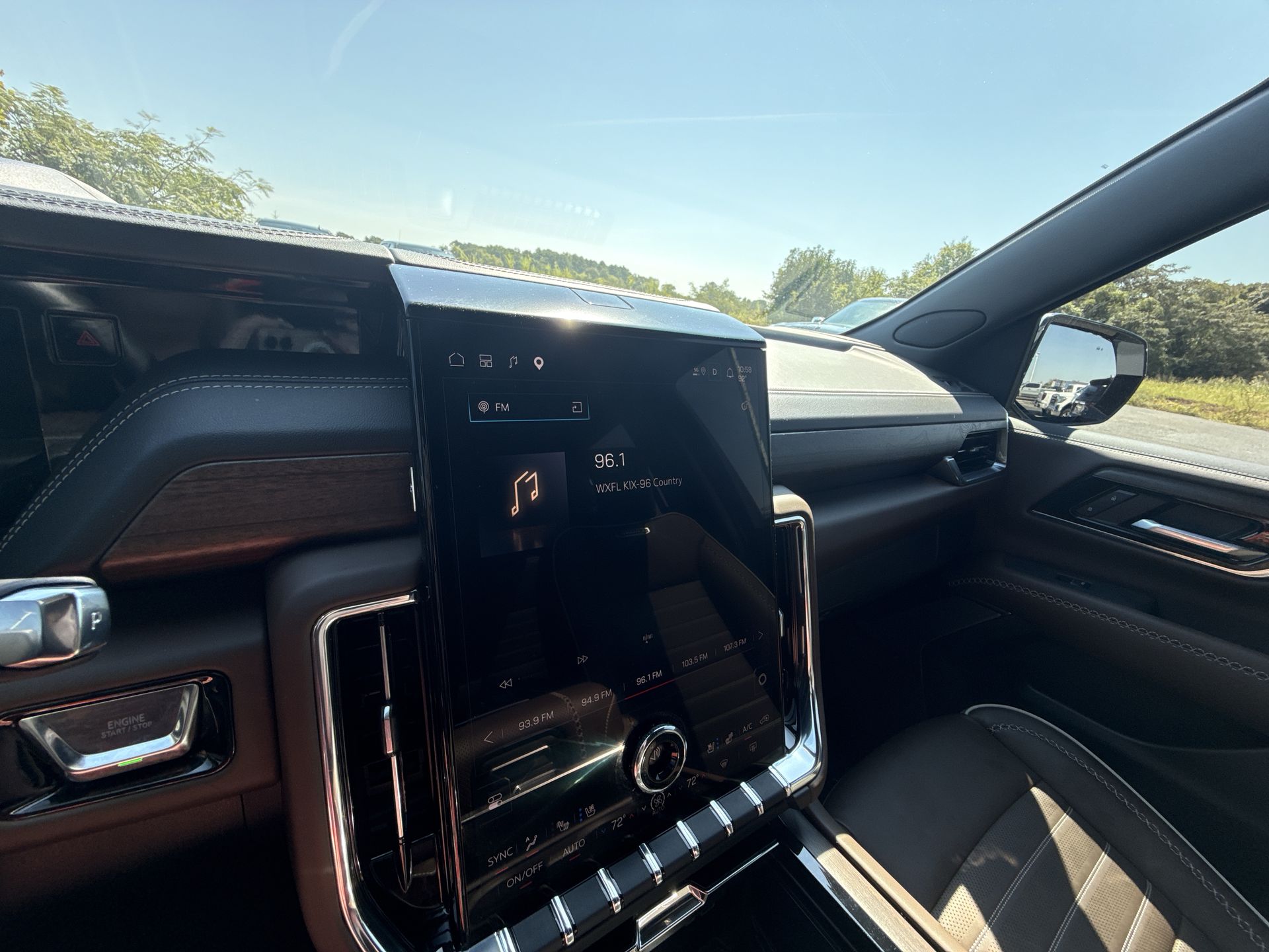 2026 GMC Yukon Denali Ultimate - Photo 19
