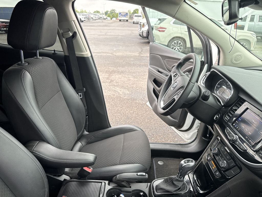 2022 Buick Encore Preferred - Photo 13