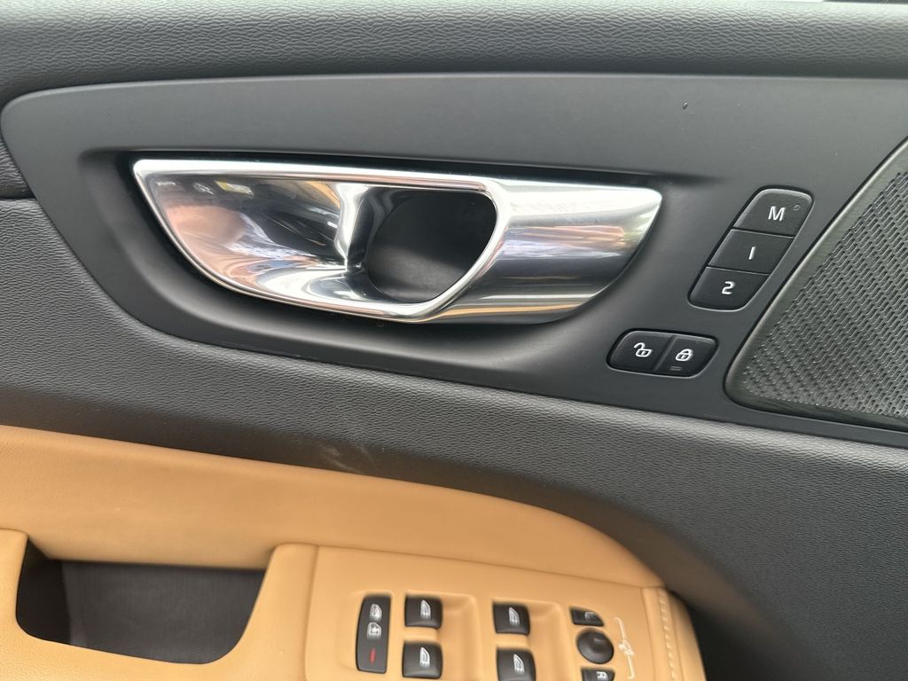 2023 Volvo XC60 Ultimate - Photo 30