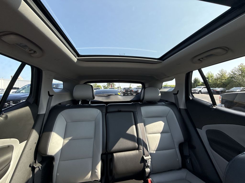 2022 GMC Terrain SLT - Photo 28