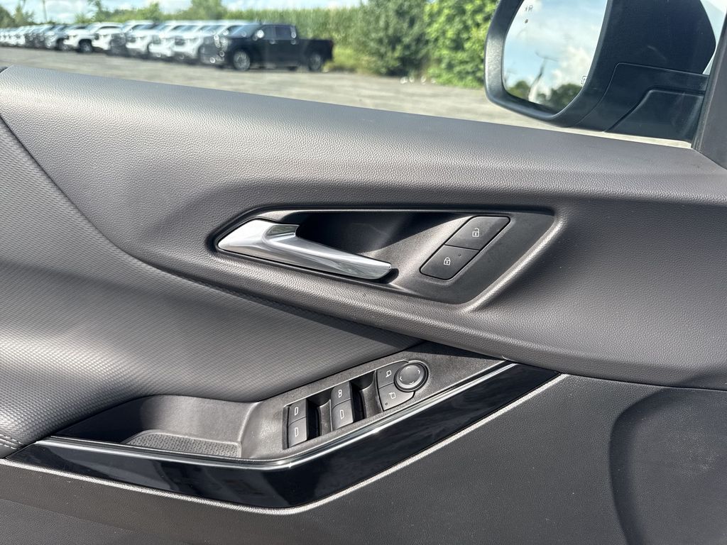 2025 Chevrolet Equinox LT - Photo 29