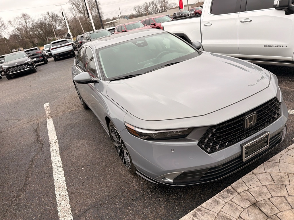 2024 Honda Accord Hybrid Touring's photo