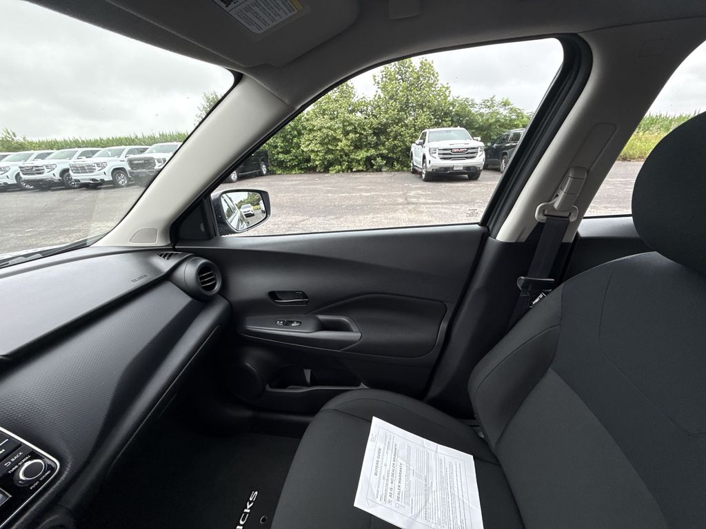 2024 Nissan Kicks S - Photo 26