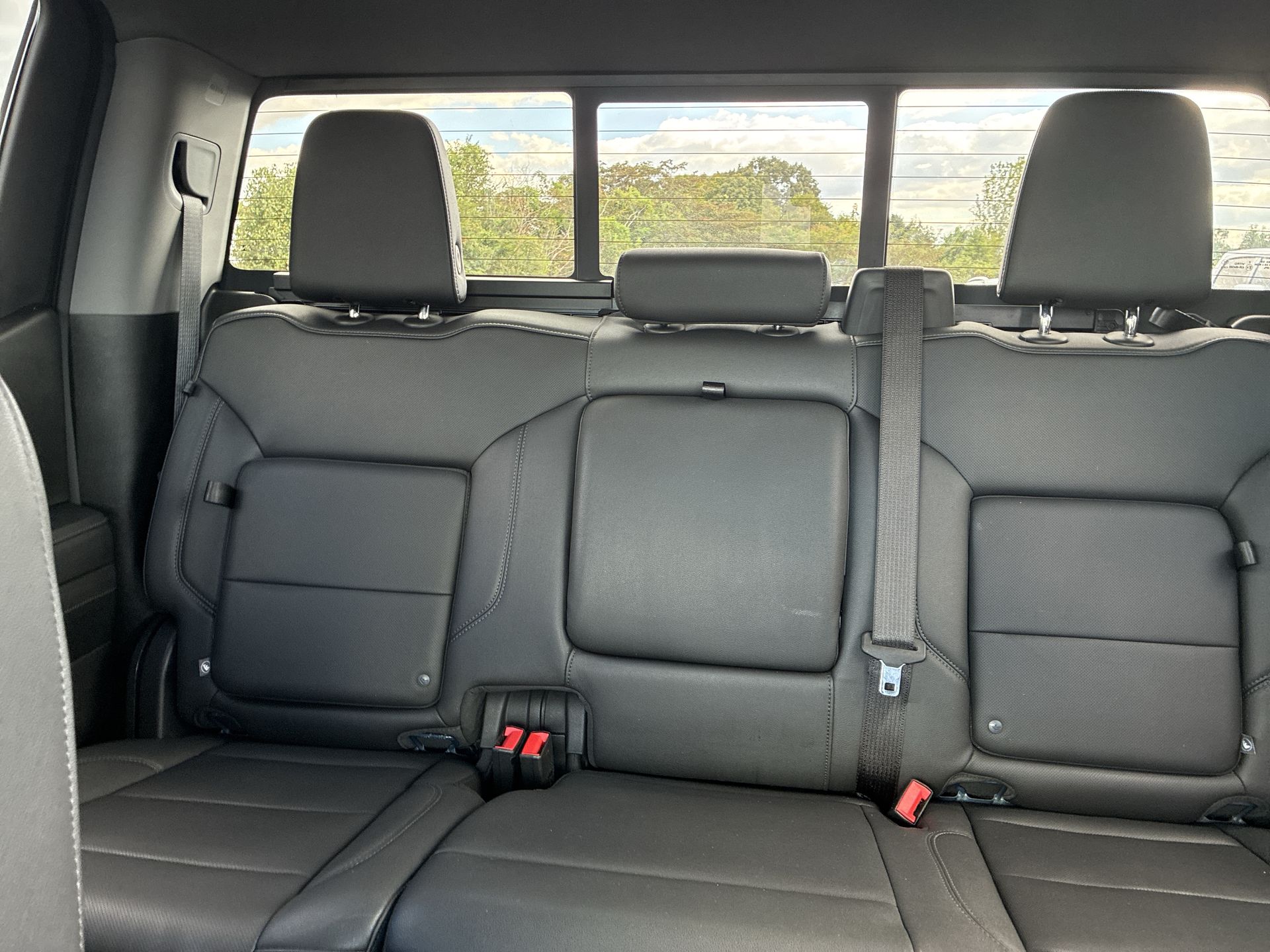 2024 GMC Sierra 1500 SLT - Photo 11