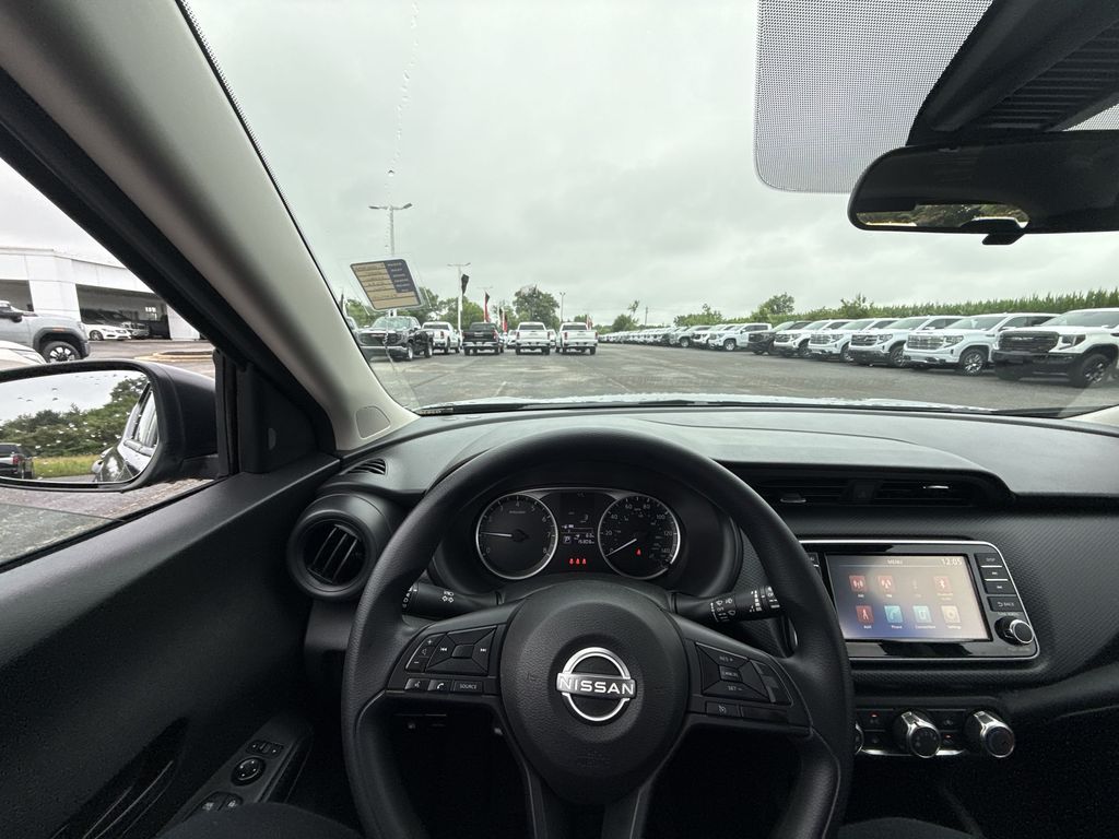 2024 Nissan Kicks S - Photo 17