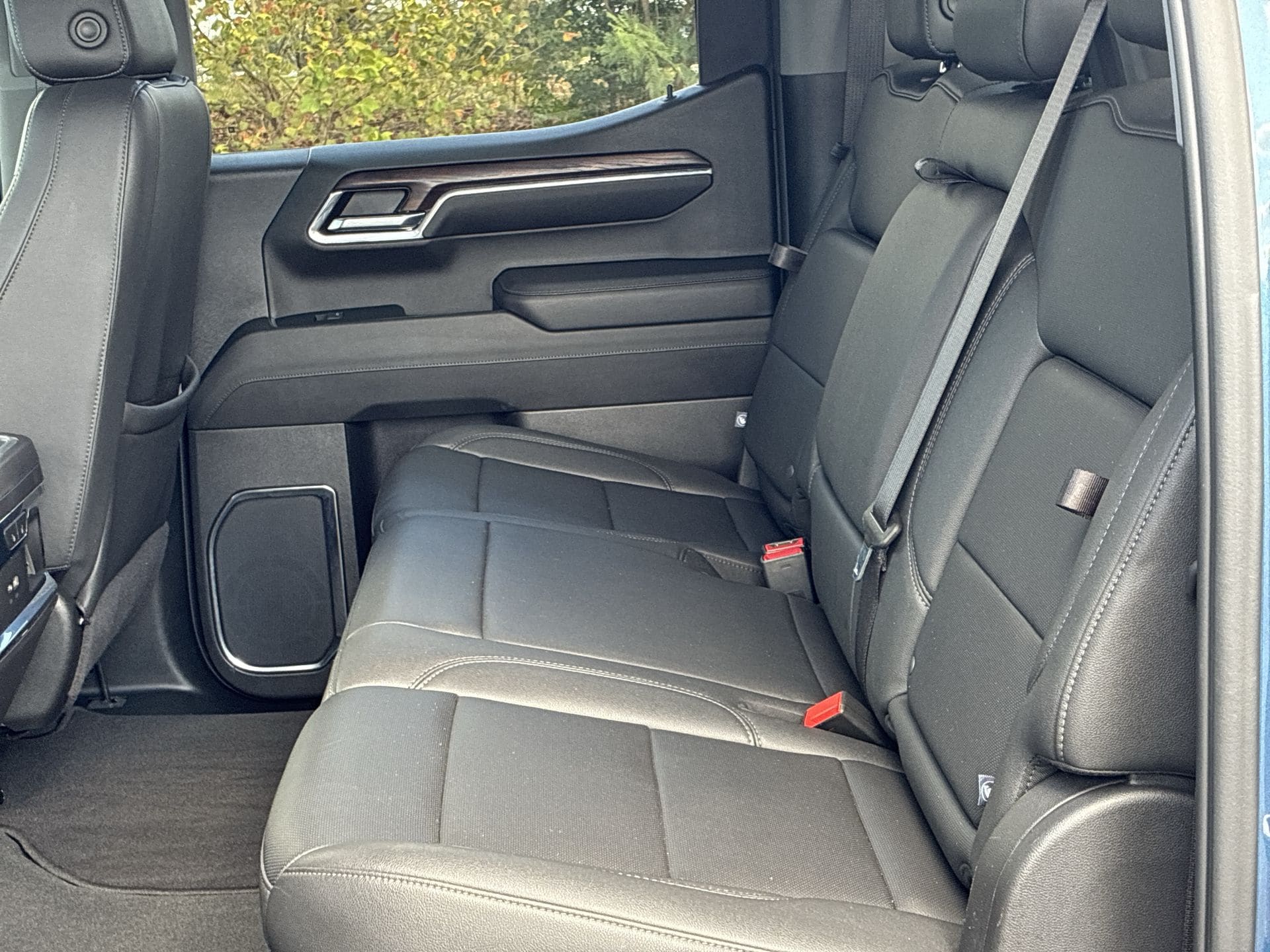 2024 GMC Sierra 1500 SLT - Photo 32