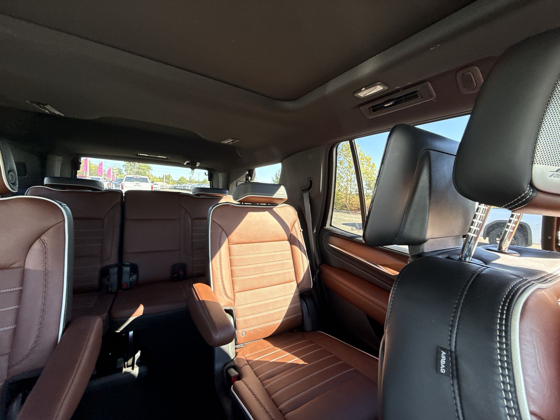 2024 GMC Yukon Denali Ultimate - Photo 14