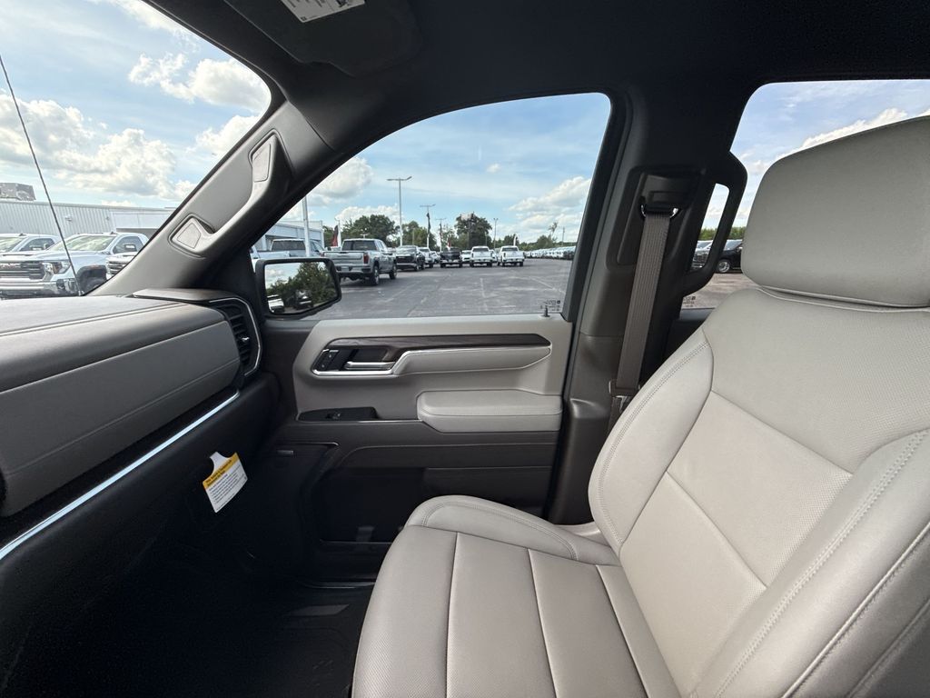 2026 GMC Sierra 1500 SLT - Photo 15