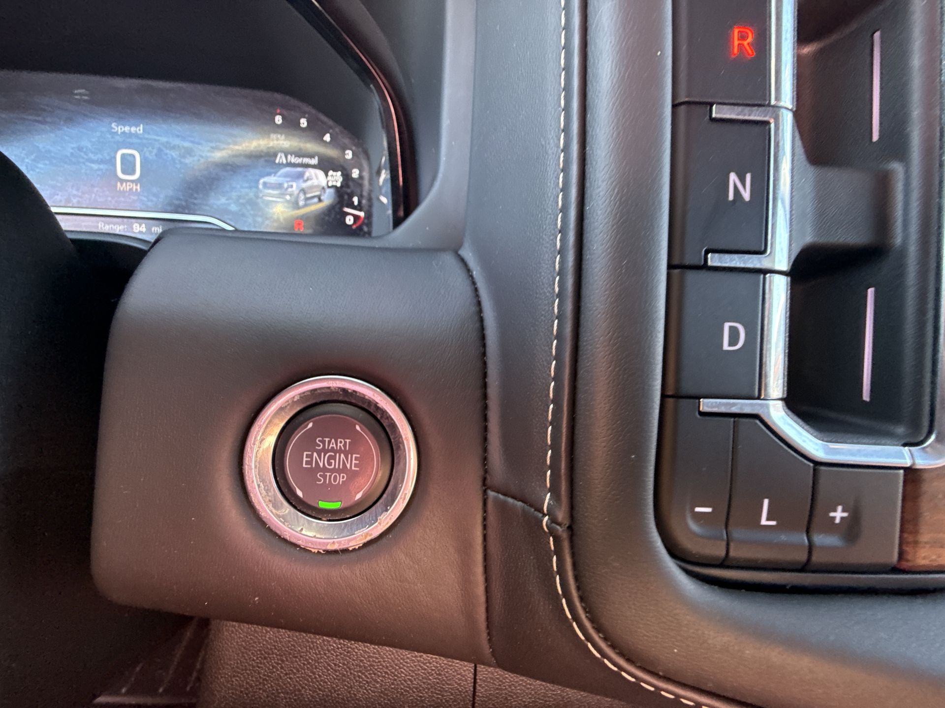 2024 GMC Yukon Denali Ultimate - Photo 23