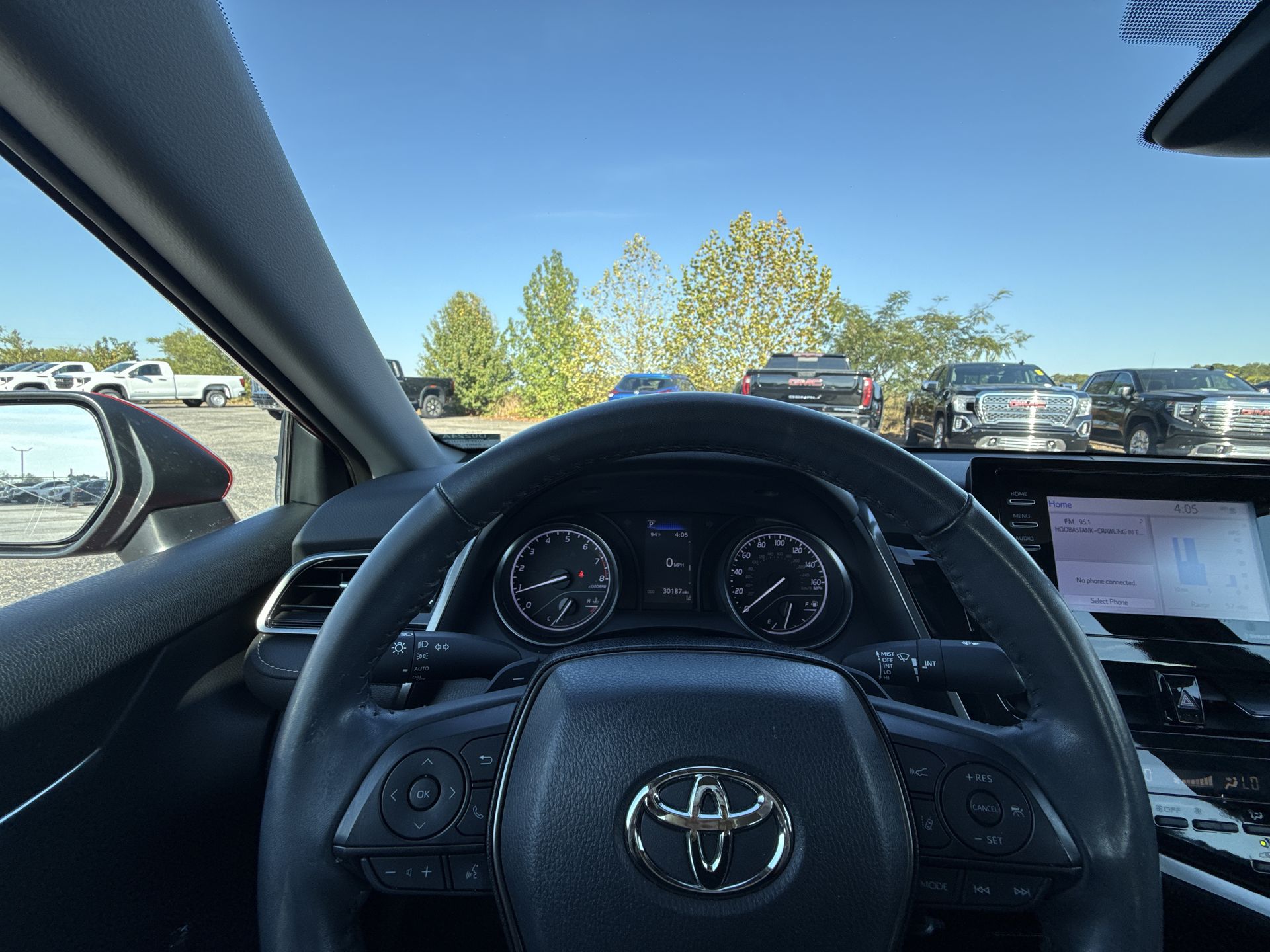 2023 Toyota Camry SE - Photo 17
