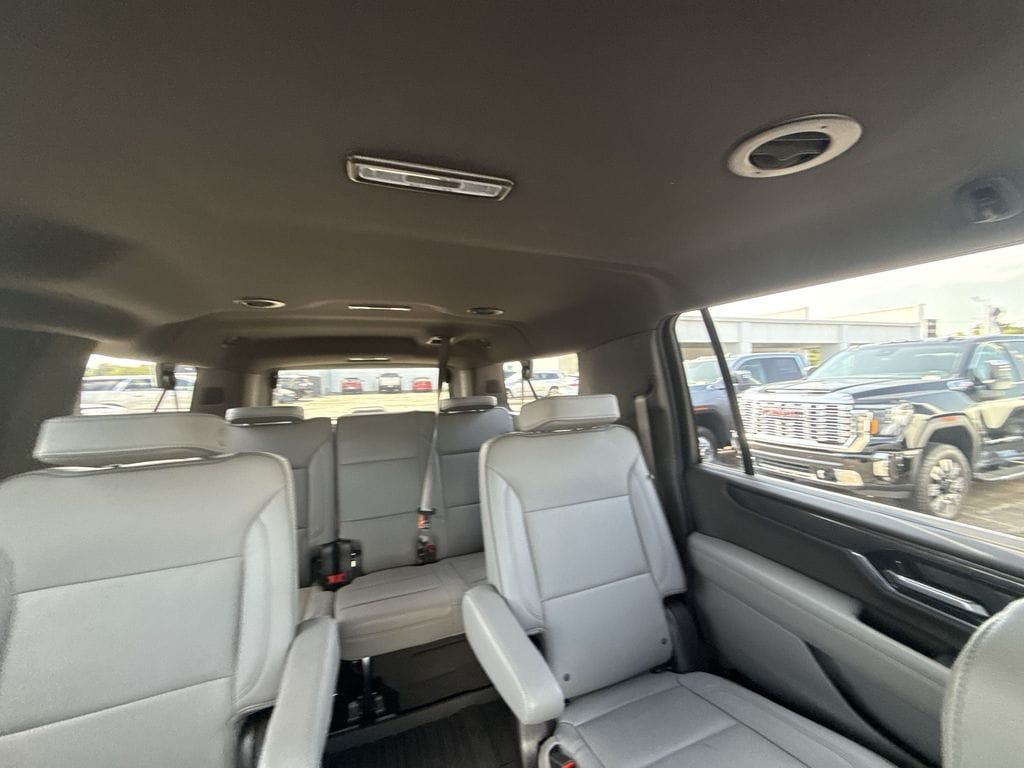 2025 GMC Yukon XL Elevation - Photo 12
