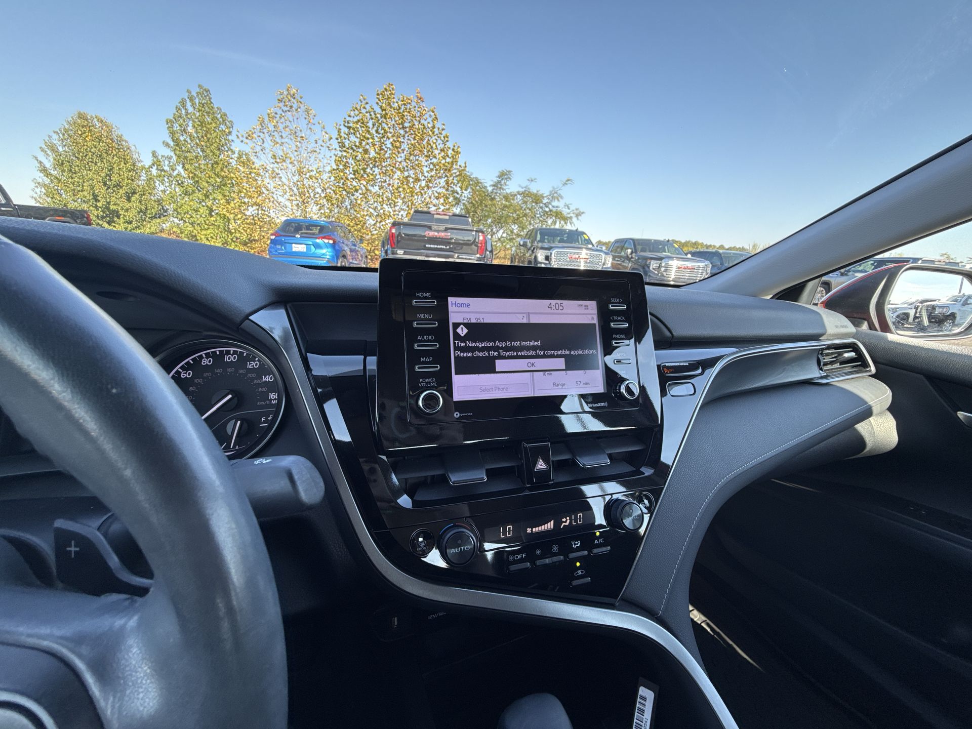 2023 Toyota Camry SE - Photo 20