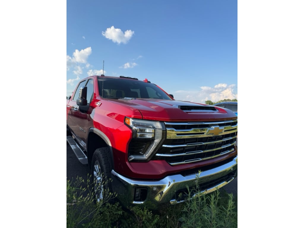 2025 Chevrolet Silverado HD LTZ 4WD Crew Cab Standard Box's photo