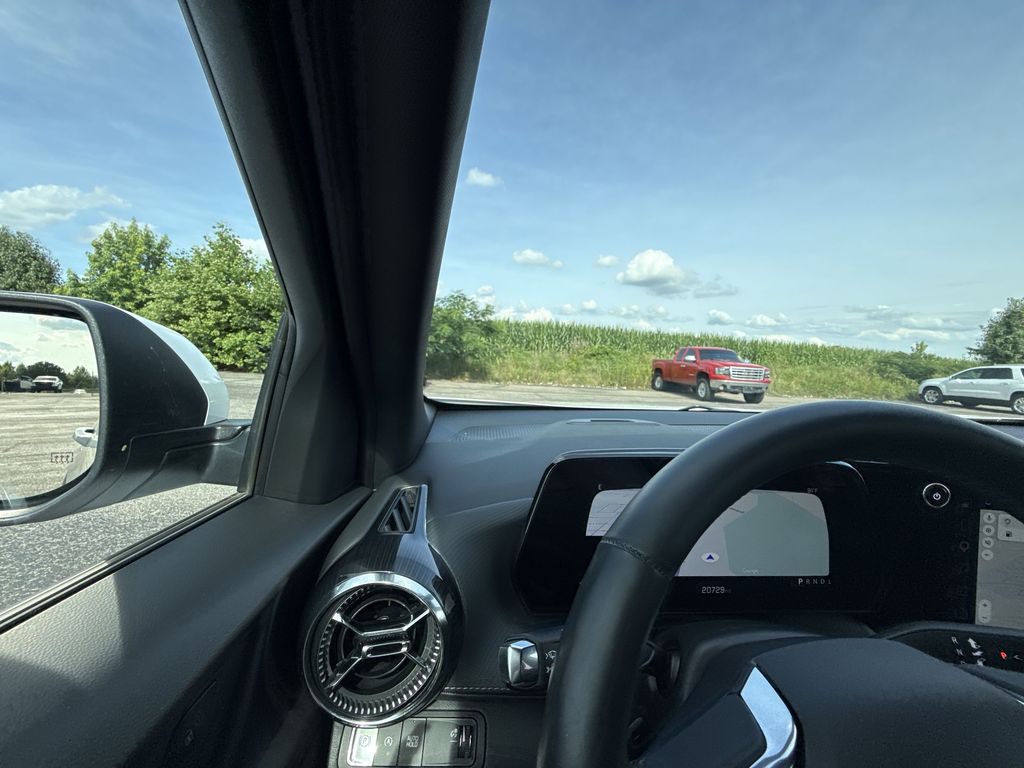2025 Chevrolet Equinox LT - Photo 24