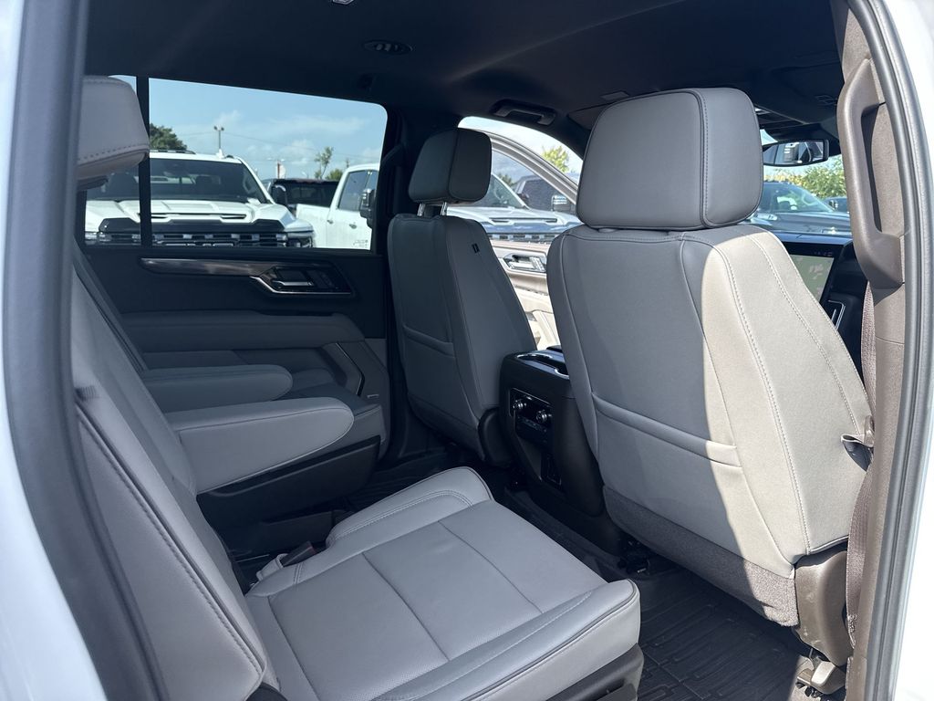 2025 GMC Yukon XL Elevation - Photo 34