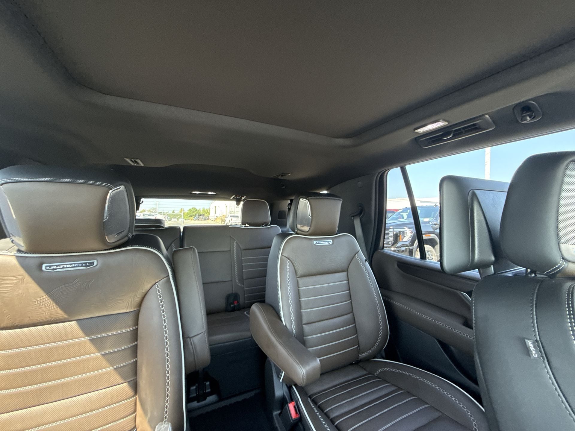 2026 GMC Yukon Denali Ultimate - Photo 32