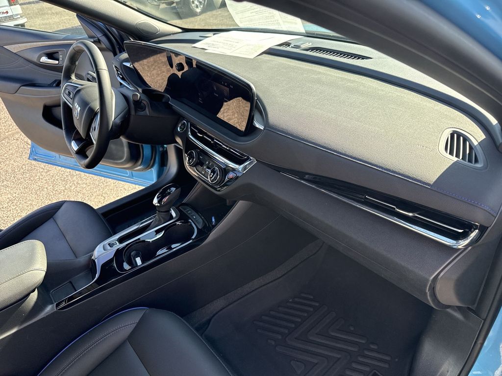 2025 Buick Envista Sport Touring - Photo 36