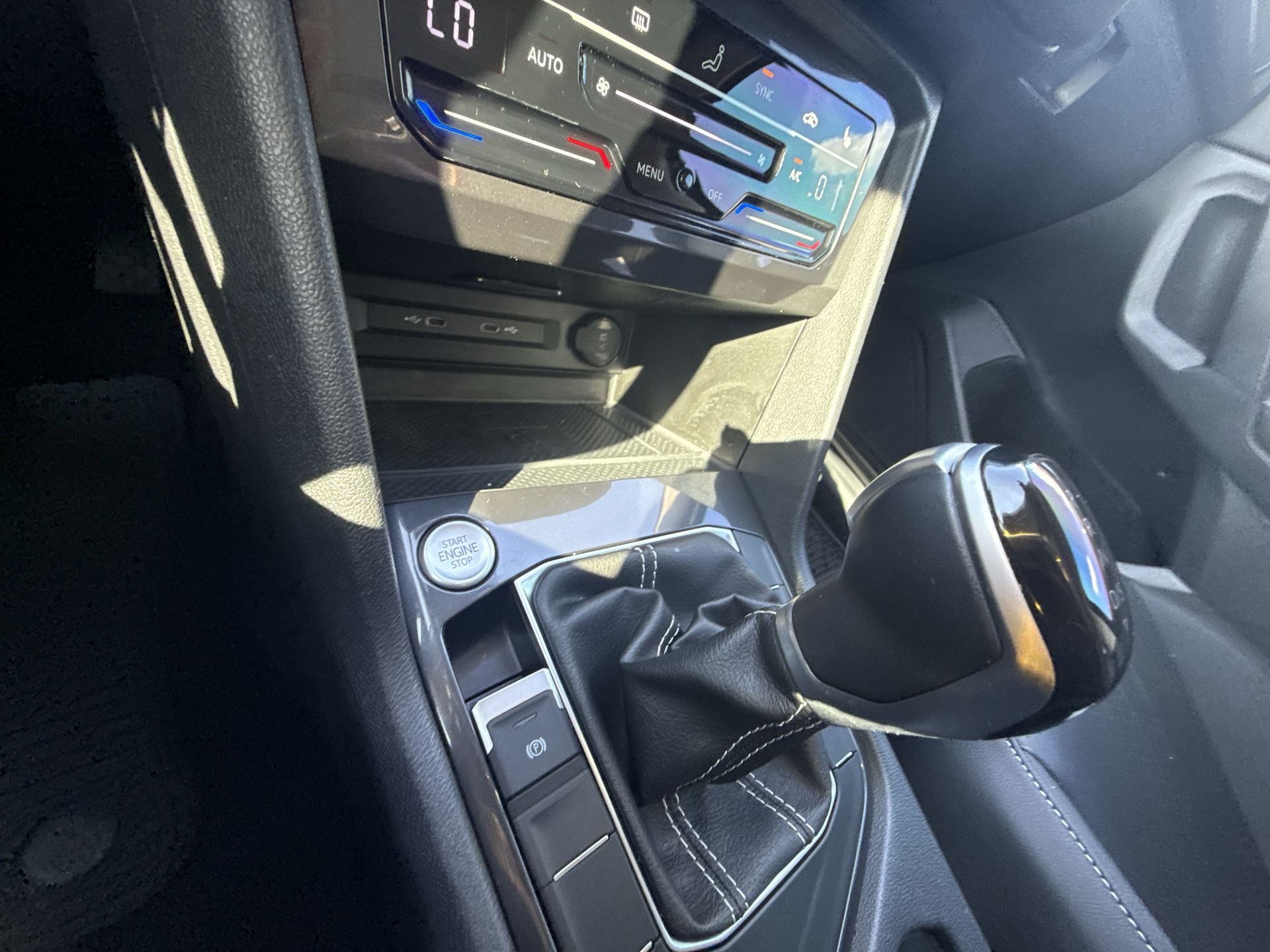 2024 Volkswagen Tiguan SE - Photo 23