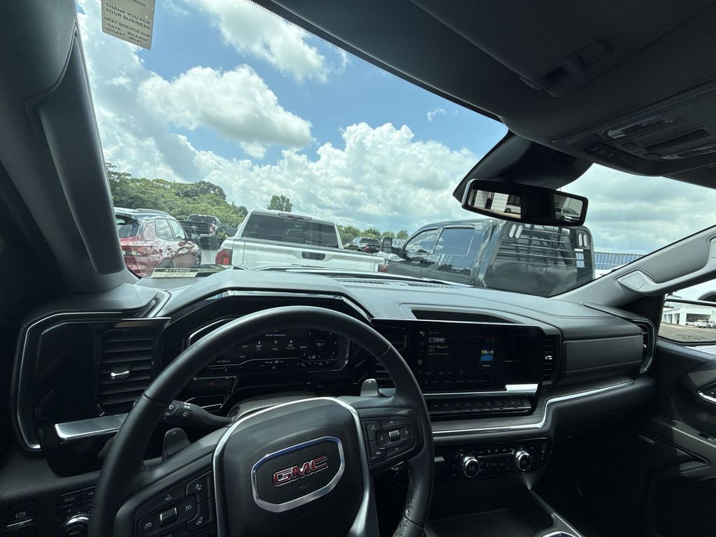 2024 GMC Sierra 1500 SLT - Photo 16