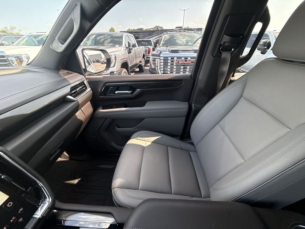 2025 GMC Yukon XL Elevation - Photo 26