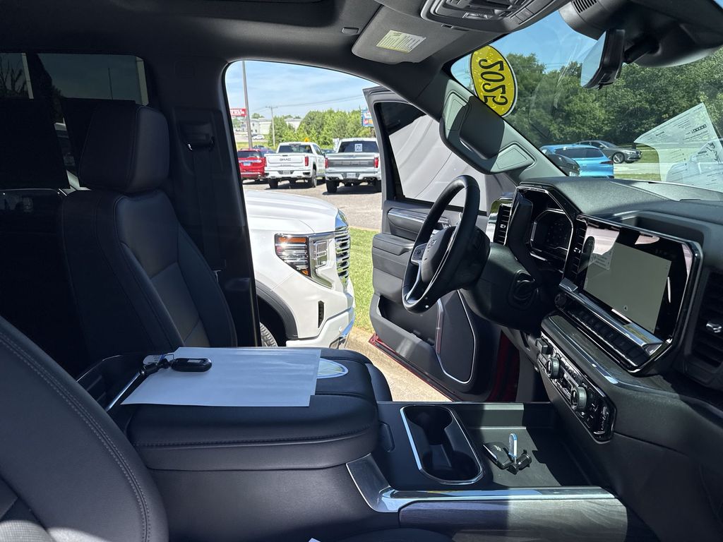 2024 Chevrolet Silverado 2500HD LTZ - Photo 13