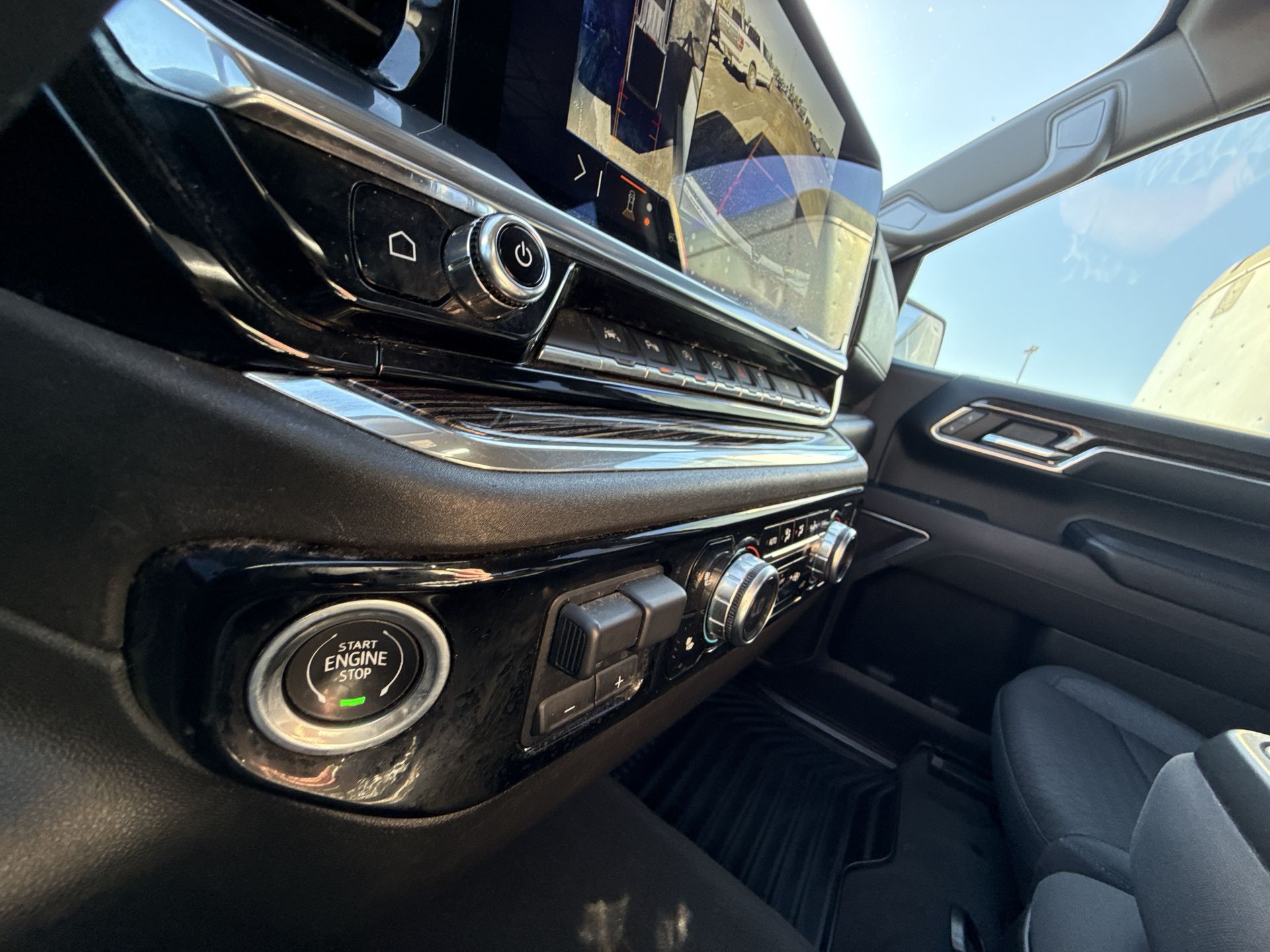2024 GMC Sierra 1500 SLE - Photo 23