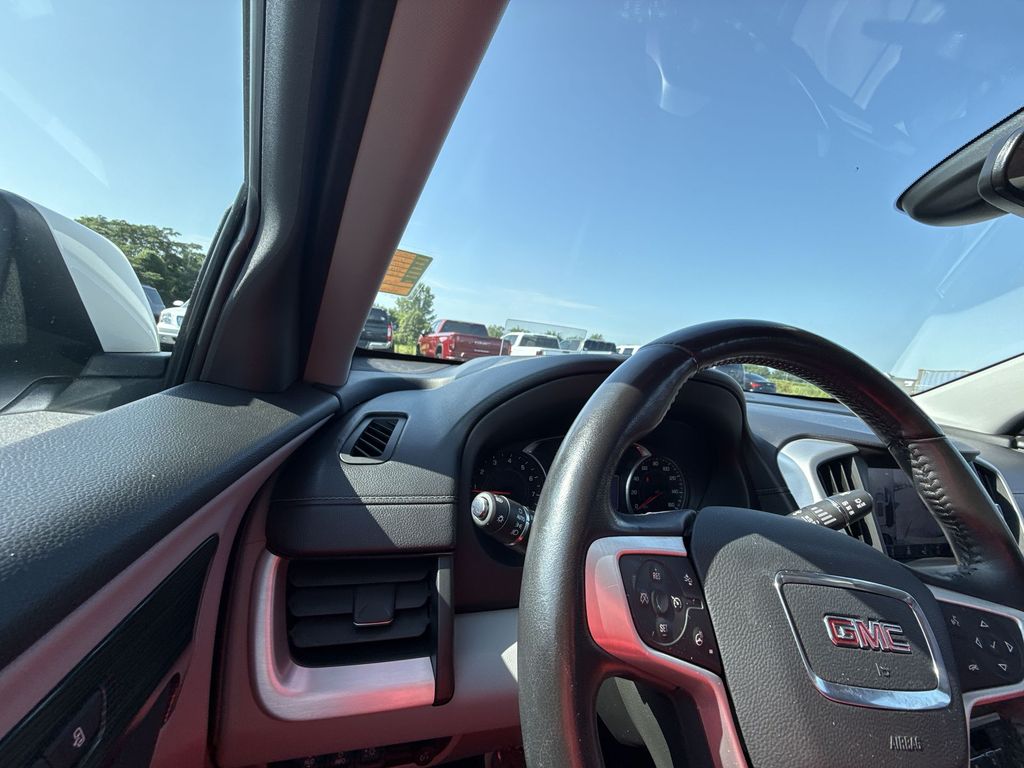 2022 GMC Terrain SLT - Photo 24