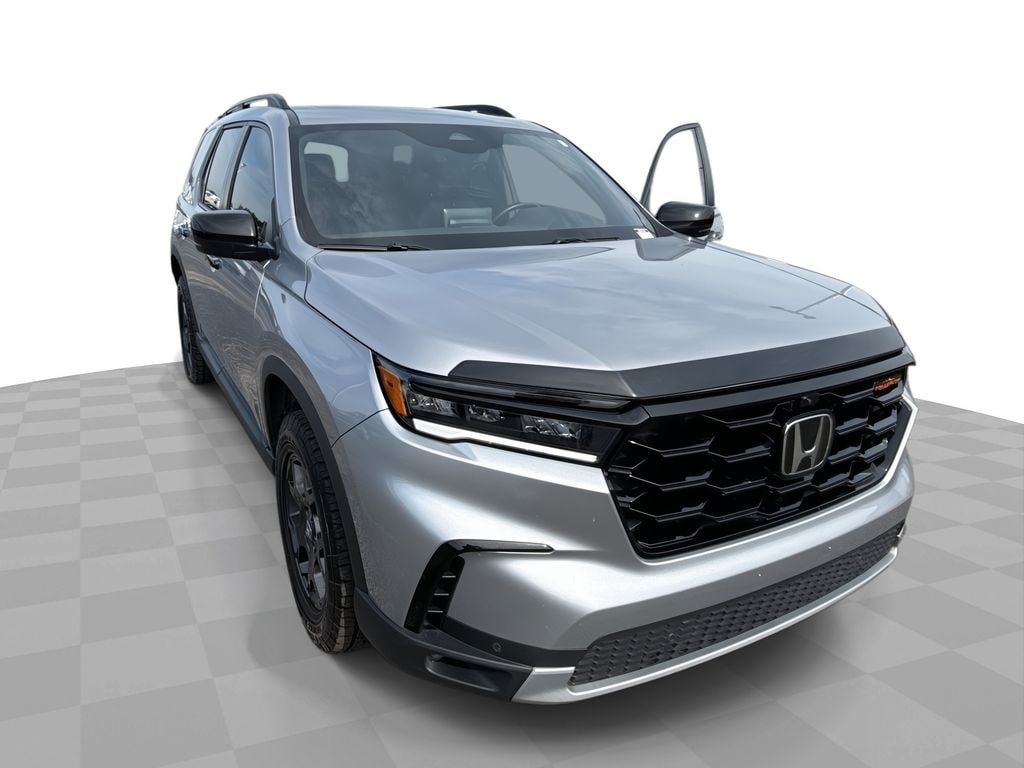Used 2025 Honda Pilot TrailSport SUV