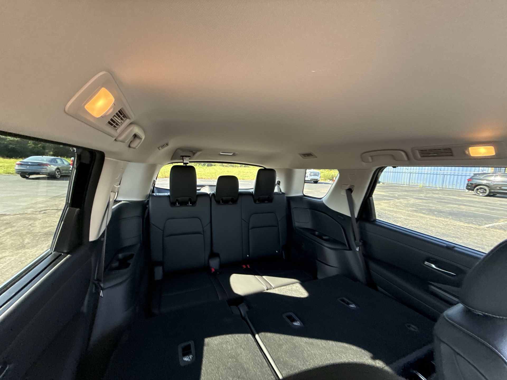 2025 Nissan Pathfinder SL - Photo 11
