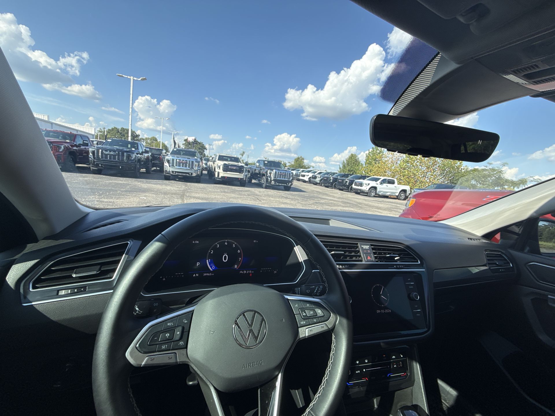 2024 Volkswagen Tiguan SE - Photo 16