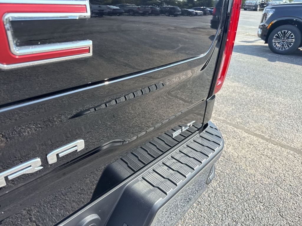 2025 GMC Sierra 1500 SLT - Photo 39