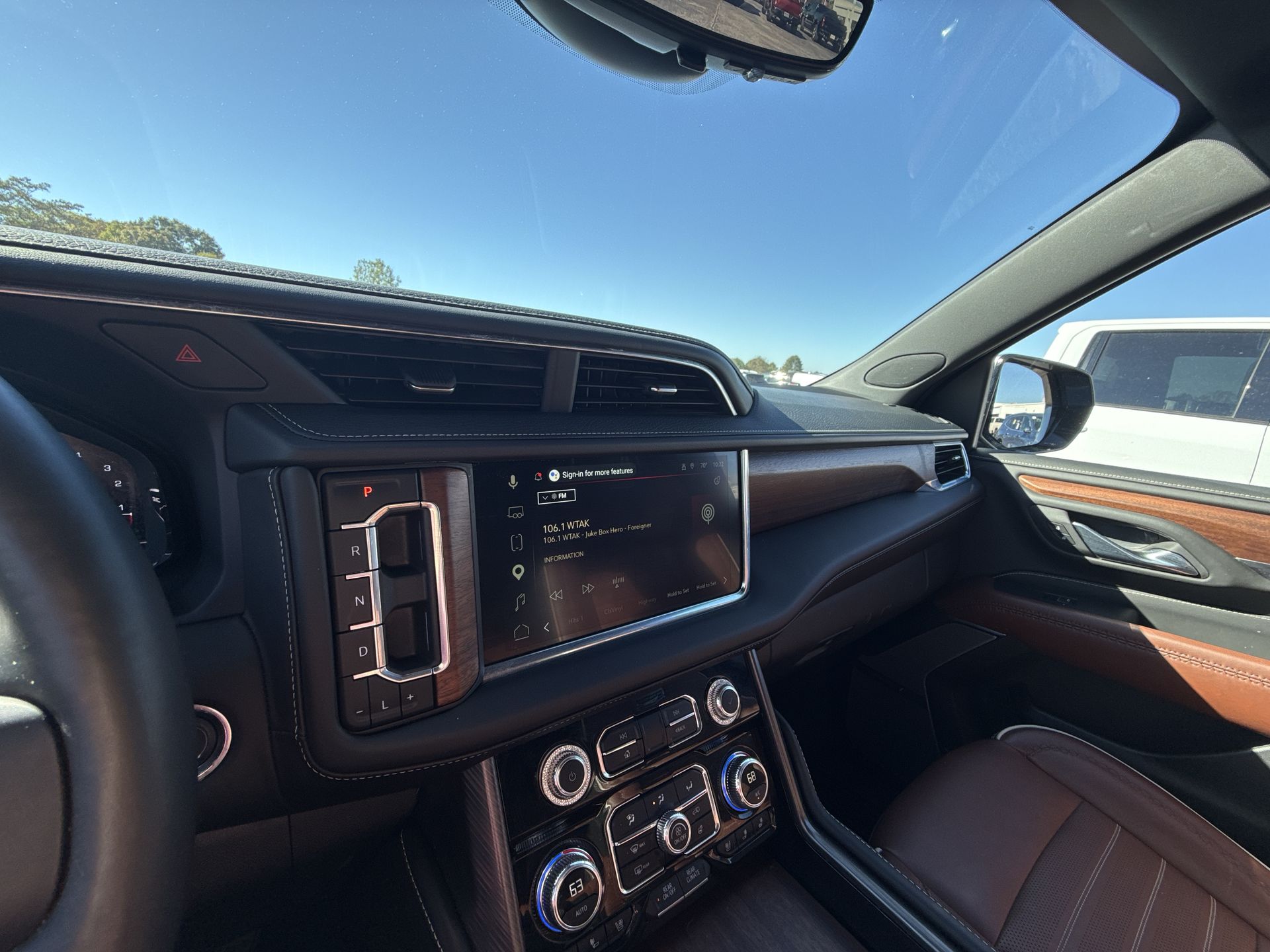 2024 GMC Yukon Denali Ultimate - Photo 19