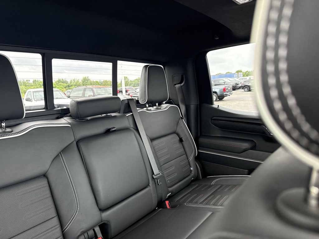 2025 GMC Sierra 1500 AT4X - Photo 14
