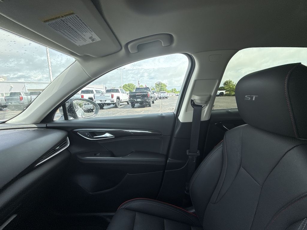 2023 Buick Envision Essence - Photo 13