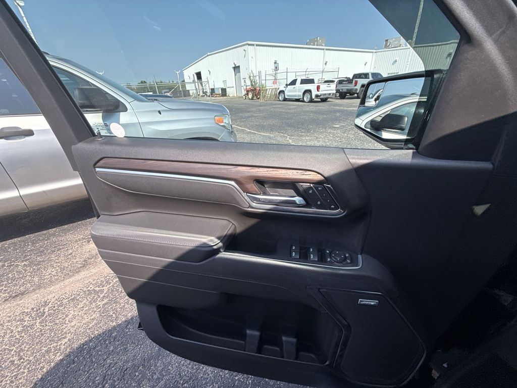 2025 GMC Sierra 1500 SLT - Photo 29
